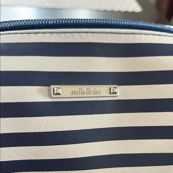 Stella & Dot Pouf Makeup Case Blue Stripe Pouf - Picture 8 of 8